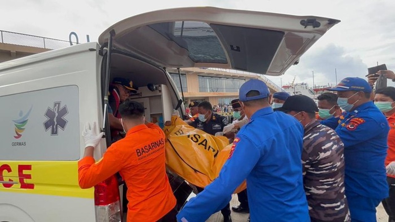 Satu Jenazah Korban Kapal Tenggelam di Labuan Bajo Ditemukan, Pelatih Valencia Masih Dicari