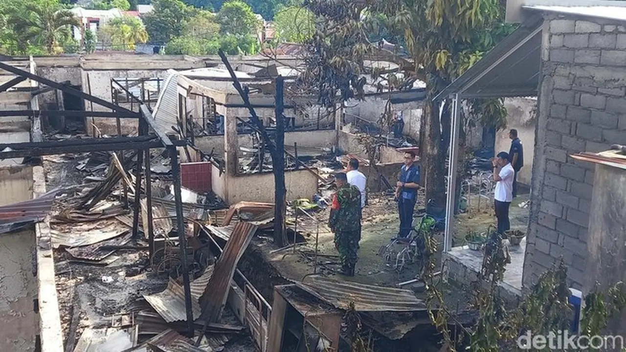 Foto: Kebakaran Panti Werdha Damai Di Manado. (fistel Mukuan/detikcom)