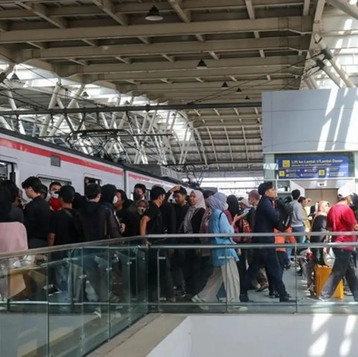 KAI Commuter Imbau Penumpang Liburan Hindari Jam Sibuk KRL Demi Kenyamanan