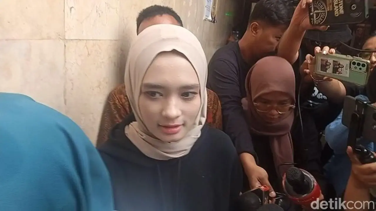 Inara Rusli Cabut Laporan Terhadap Insanul Fahmi Di Polda Metro Jaya, Senin (29/12/2025). Foto: Muhammad Ahsan Nurrijal/detikcom