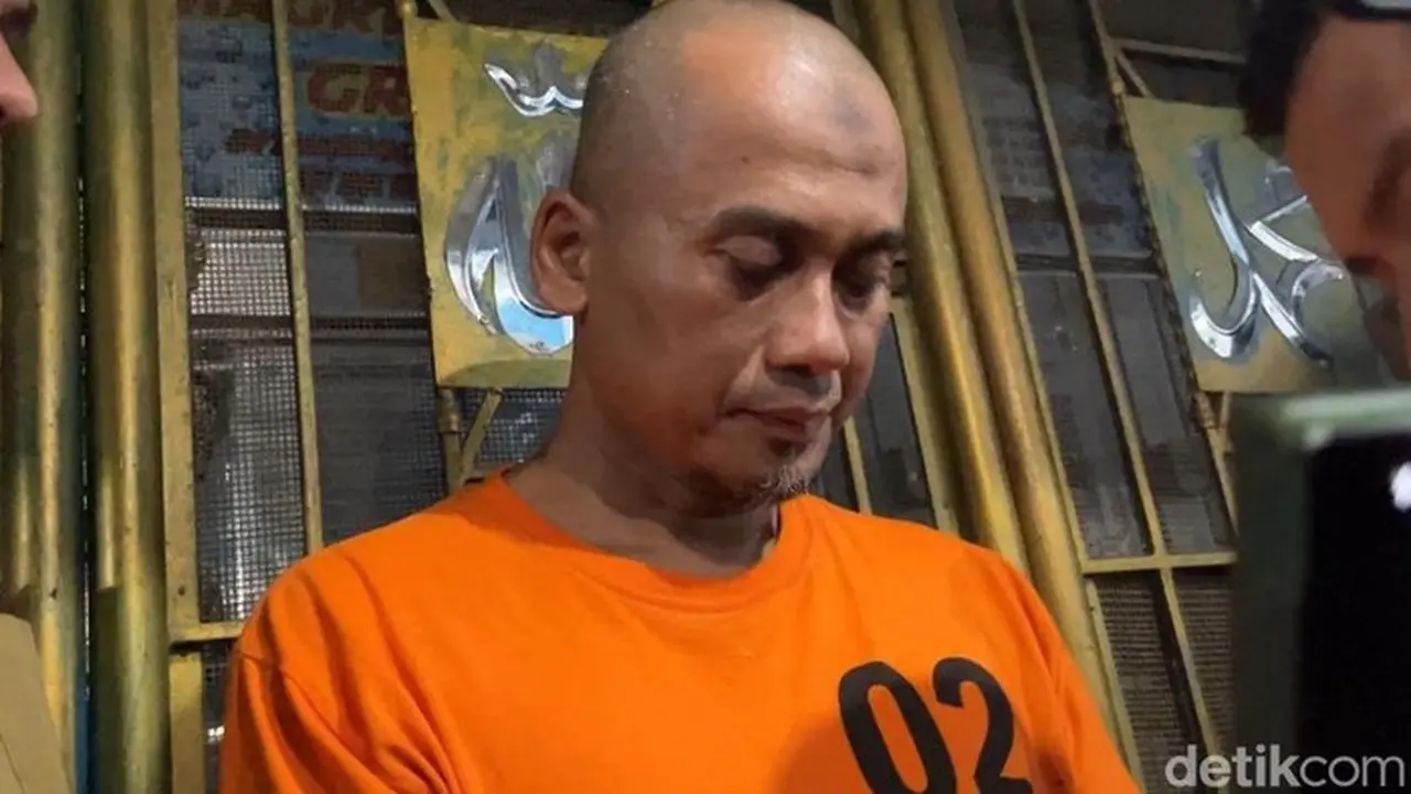 Tampang Asrizal, Suami Di Medan Yang Membunuh Istrinya Saat Dihadirkan Dalam Konferensi Pers. (finta Rahyuni/detiksumut)