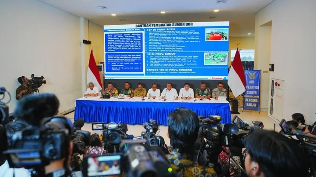 Kapolri Jenderal Listyo Sigit Prabowo Dalam Jumpa Pers Soal Penanganan Bencana Di Sumatera (foto: Dok. Istimewa)