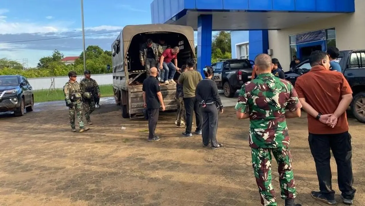Belasan Wn China Diamankan Di Kantor Imigrasi Ketapang Usai Penyerangan Ke Warga Sipil Dan 5 Anggota Tni (dok. Istimewa)