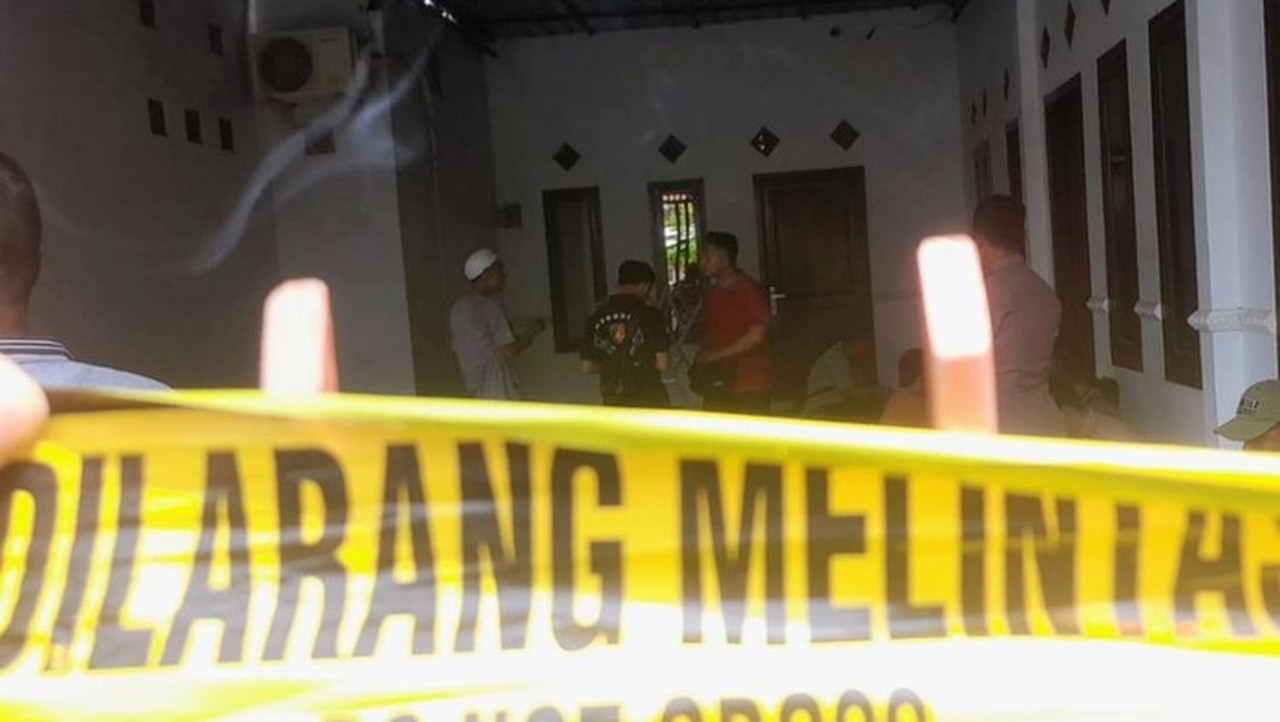 Tragedi Berdarah Situbondo: Ayah, Ibu, dan Anak Ditemukan Tewas Mengenaskan di Rumah