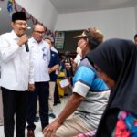 Mensos Pastikan Dapur Umum Terus Beroperasi, Sajikan 400 Ribu Porsi Tiap Hari untuk Korban Bencana