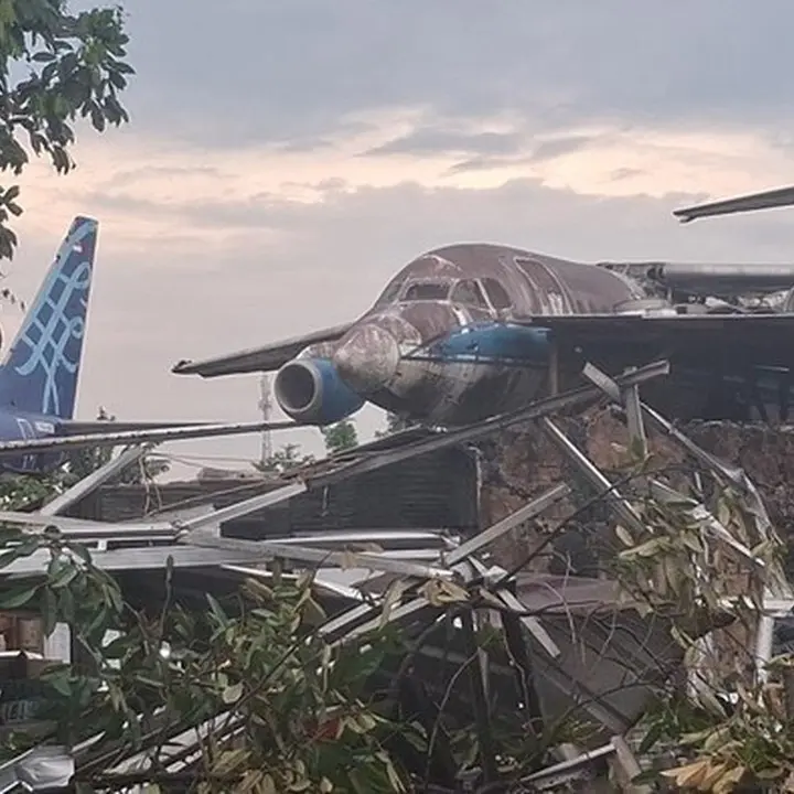 Angin Puting Beliung Terjang Bogor, Sayap Pesawat Bekas Timpa 30 Rumah Warga
