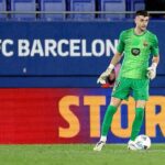 Derby Catalan: Espanyol Antisipasi Serangan Suporter ke Kiper Barcelona, Joan Garcia
