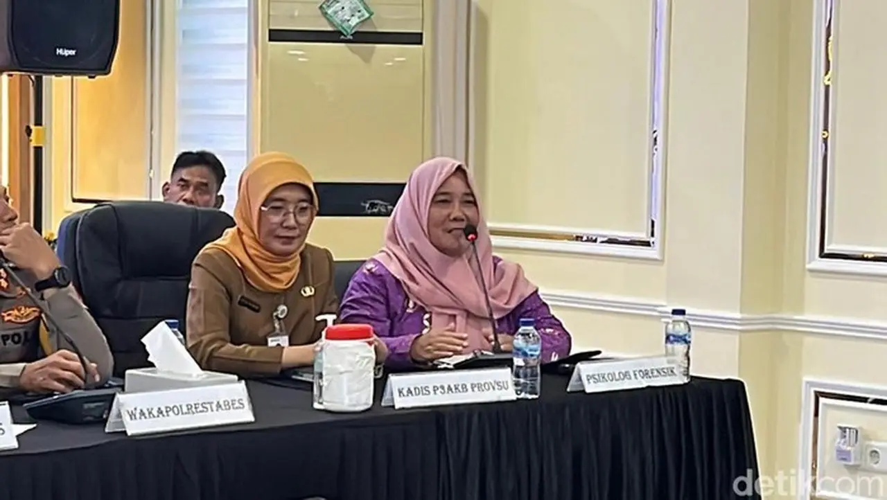 Foto: Psikolog Forensik Irna Minauli Saat Konferensi Pers Di Polrestabes Medan. (finta Rahyuni/detiksumut)