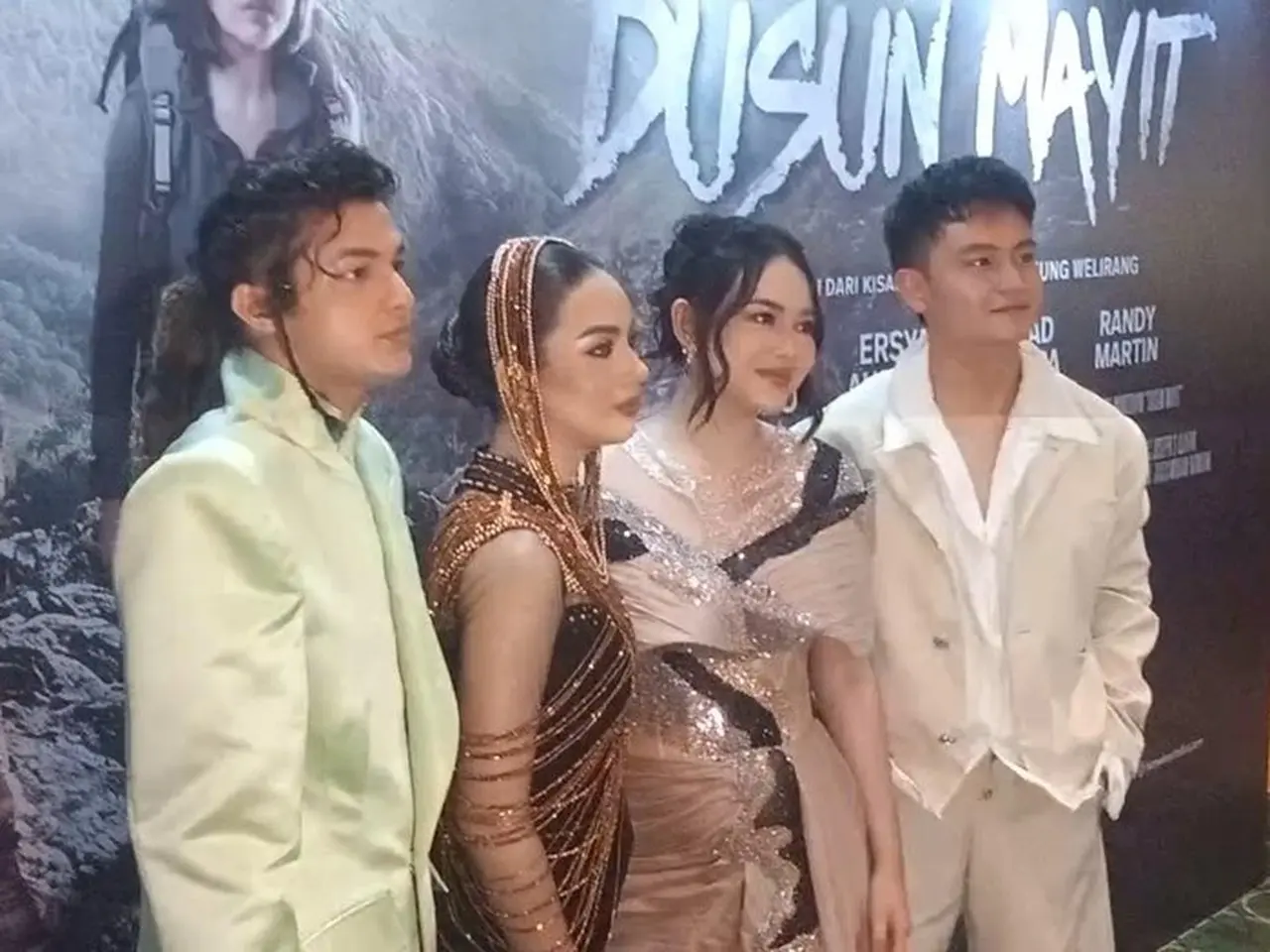 Amanda Manopo Pertama Kali Naik Gunung Demi Syuting Film Dusun Mayit. (foto: Muhammad Ahsan Nurrijal)