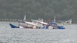 Kapal Pinisi Dewi Anjani Tenggelam di Labuan Bajo Akibat ABK Terlelap Tanpa Memompa Air