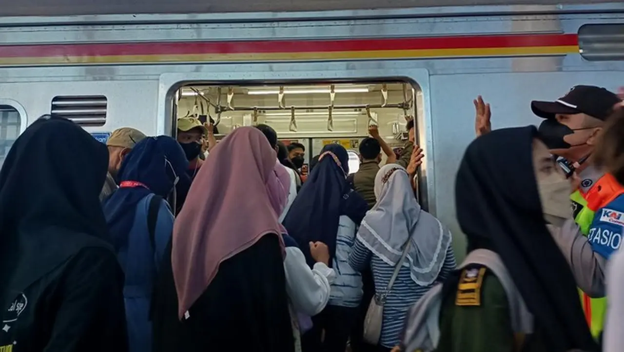 Ilustrasi Kepadatan Kereta. (dok Detikcom)