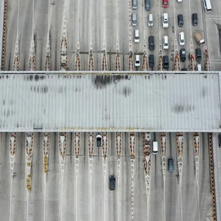 Jelang Tahun Baru 2026: Kecelakaan Truk di Tol Palimanan, Kepadatan di Tol Janger dan Dalkot