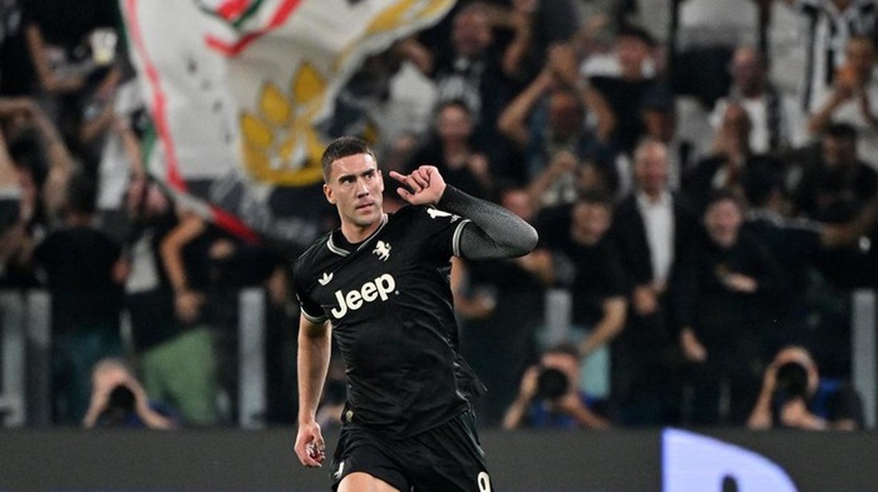 Barcelona Bidik Dusan Vlahovic sebagai Suksesor Robert Lewandowski di Musim Panas 2026