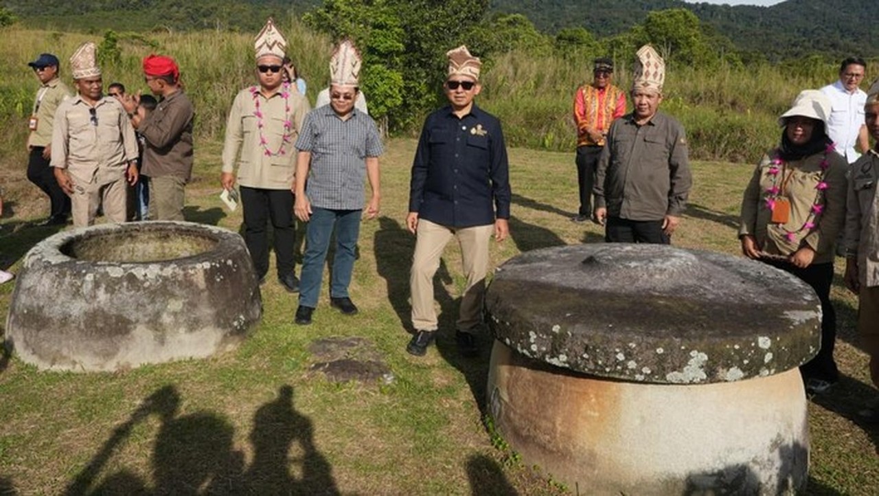 Menbud Fadli Zon Tekankan Pelestarian Warisan Prasejarah di Situs Megalitik Lore Lindu