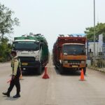 Arus Truk Meningkat Tajam, Contraflow Diberlakukan Menuju Pelabuhan Ciwandan