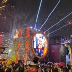 Warga Jakarta Sambut Meriah Tahun Baru 2026 di Bundaran HI dengan Kembang Api dan Drone