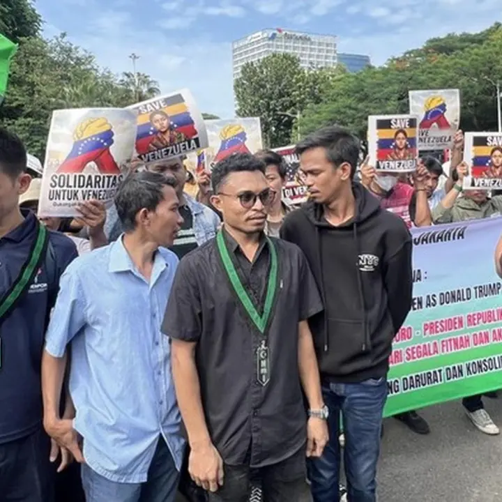 Buruh dan Mahasiswa Demo Kedubes AS, Tuntut Pembebasan Presiden Venezuela Nicolas Maduro