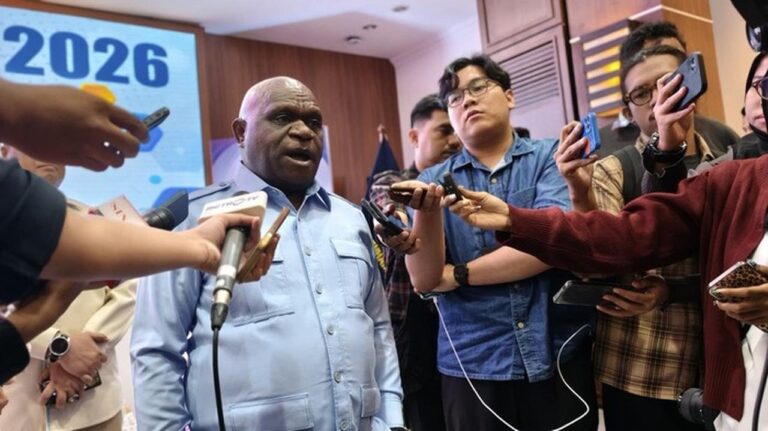 Natalius Pigai Ungkap Cerita ‘Rampas’ Kantor KemenHAM: Saya Masuk, Kantornya Kosong