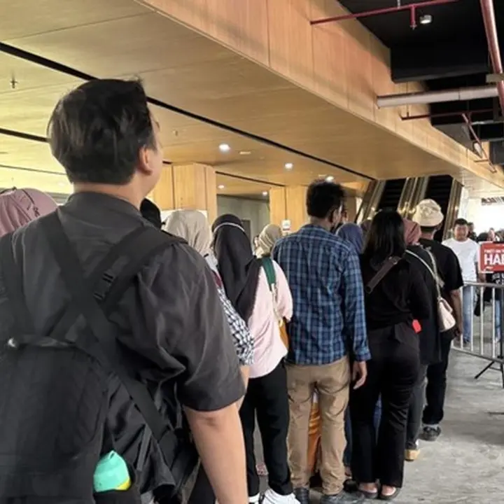 Antusiasme Tinggi, Pengunjung Planetarium Tetap Antre Meski Kuota Penuh