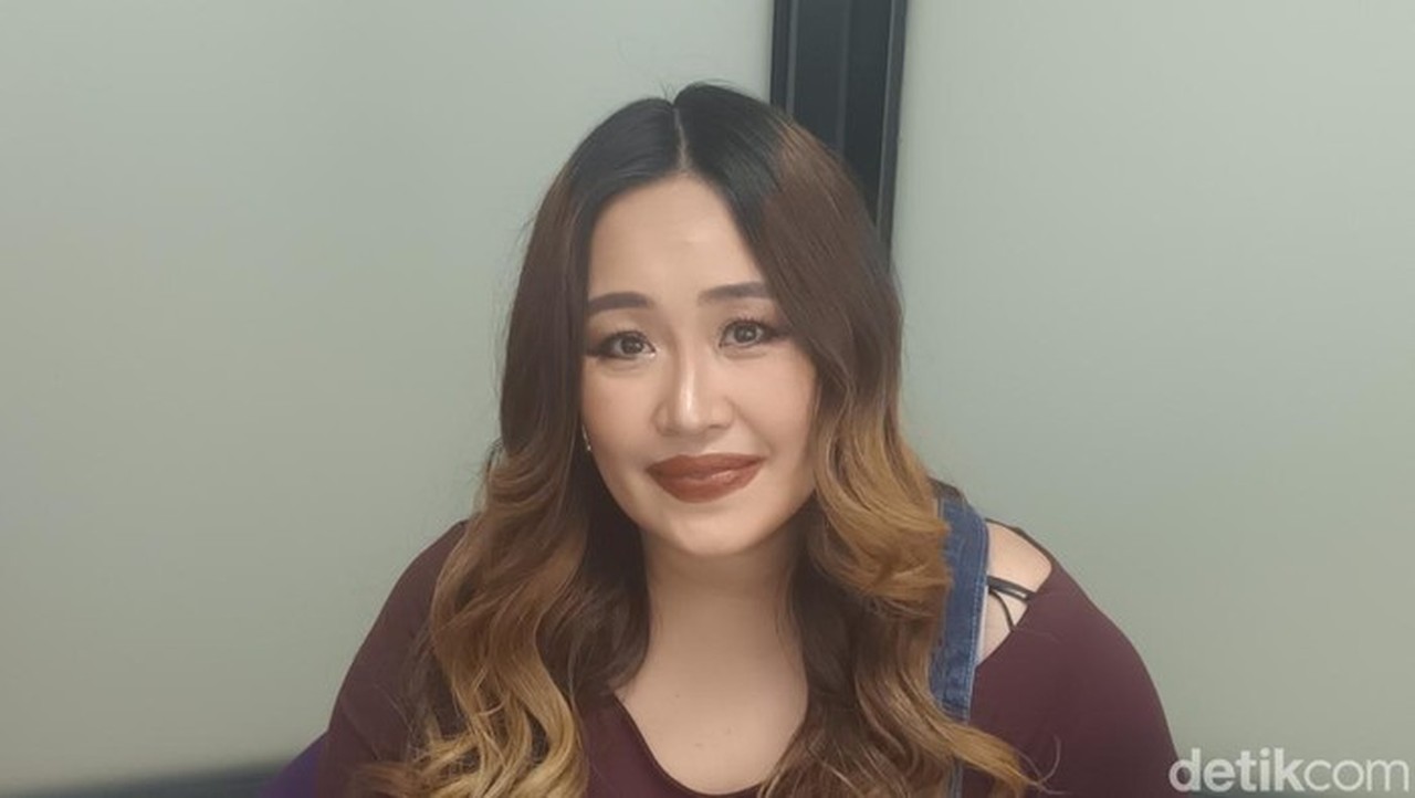 Perjuangan Pinkan Mambo Bawa Anak Idap Lemah Otot Jantung Berobat ke Singapura