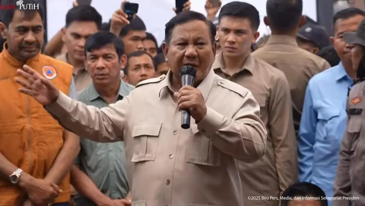 Foto: Presiden Prabowo Saat Mengunjungi Lokasi Bencana Di Aceh Tamiang. (foto: Dok Sekretariat Presiden)