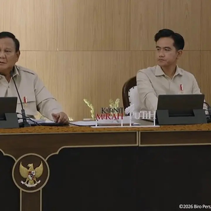 Retret Kabinet Prabowo: Safari Cokelat Kompak di Hambalang, Evaluasi Kinerja dan Tantangan Bangsa