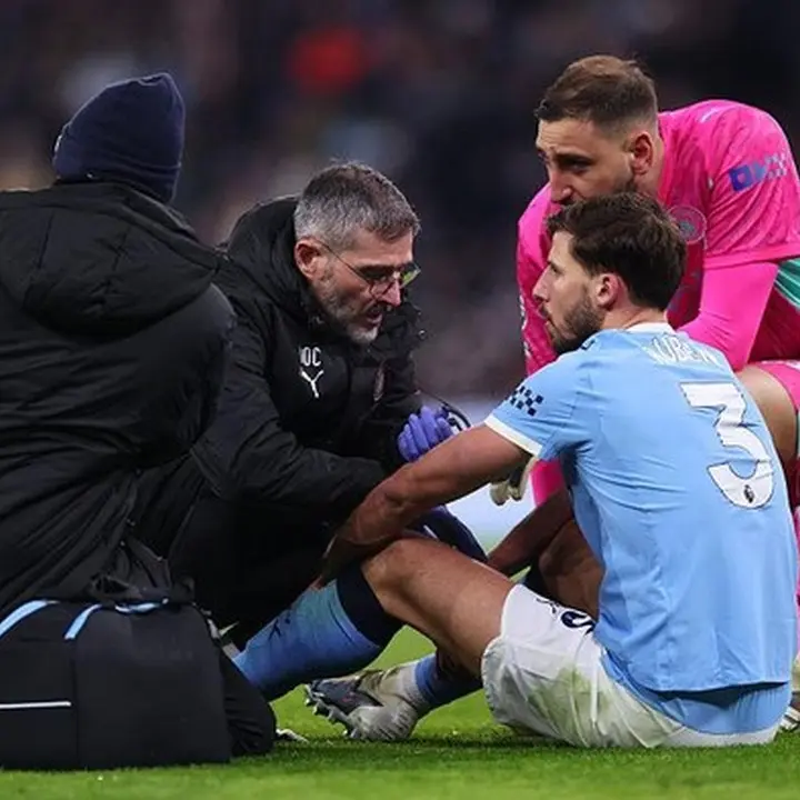 Pep Guardiola Ungkap Ruben Dias Absen 6 Pekan, Bek City Lainnya Menyusul Cedera