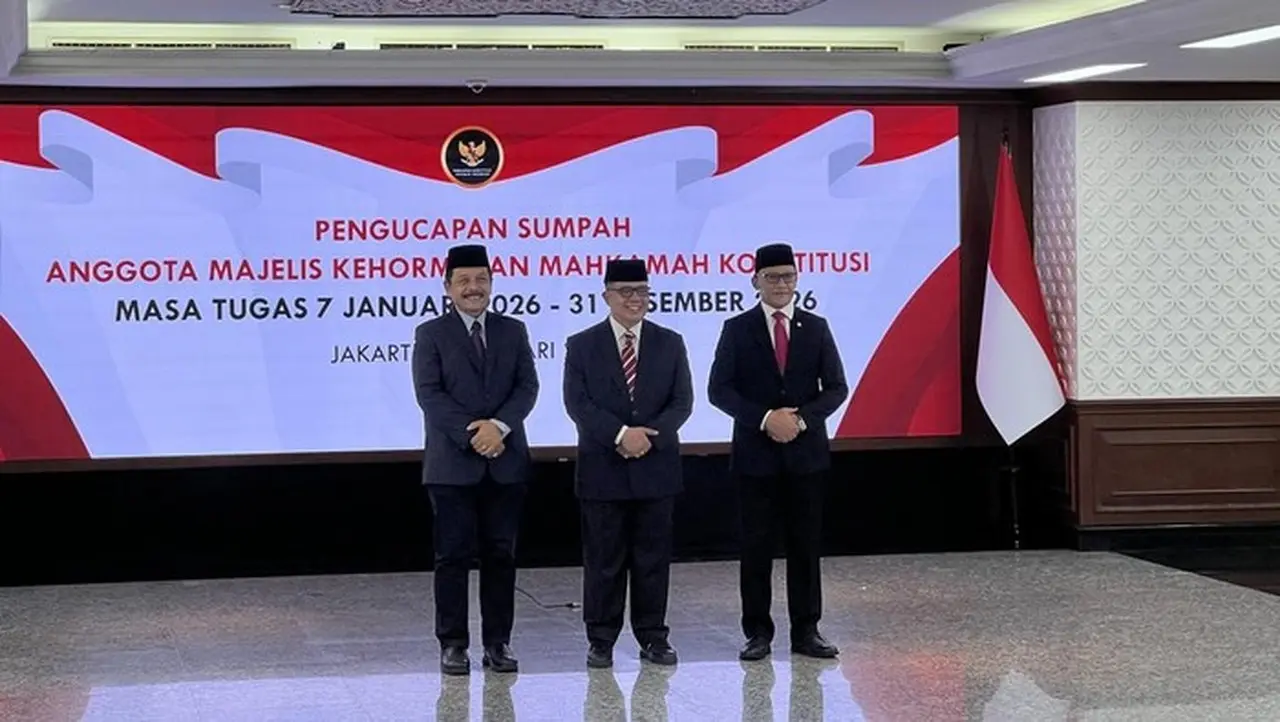 Ketua Mkmk Palguna (pertama Dari Kiri). (adhfar/detikcom)
