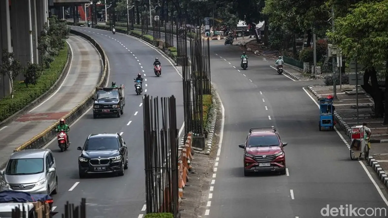 Penampakan Tiang Monorel Mangkrak, Akan Dibongkar Januari 2026. (pradita Utama/detikcom)