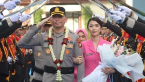 AKBP Victor Pamit dari Polres Tangsel, Diantar Ratusan Ojol, Ormas, hingga Mahasiswa