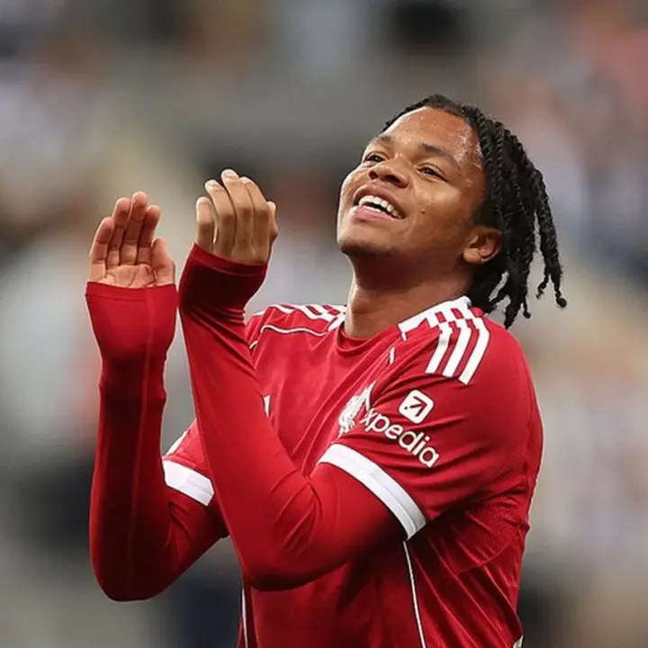 Arne Slot dan Richard Hughes Bersitegang di Liverpool Akibat Nasib Rio Ngumoha