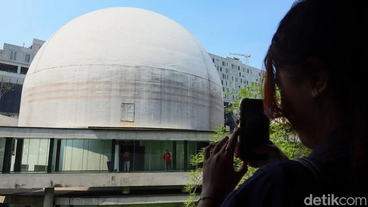 Di Bawah Kubah Bintang, Planetarium Tim Kembali Menyala (foto: Najm Dhiaulhaq)