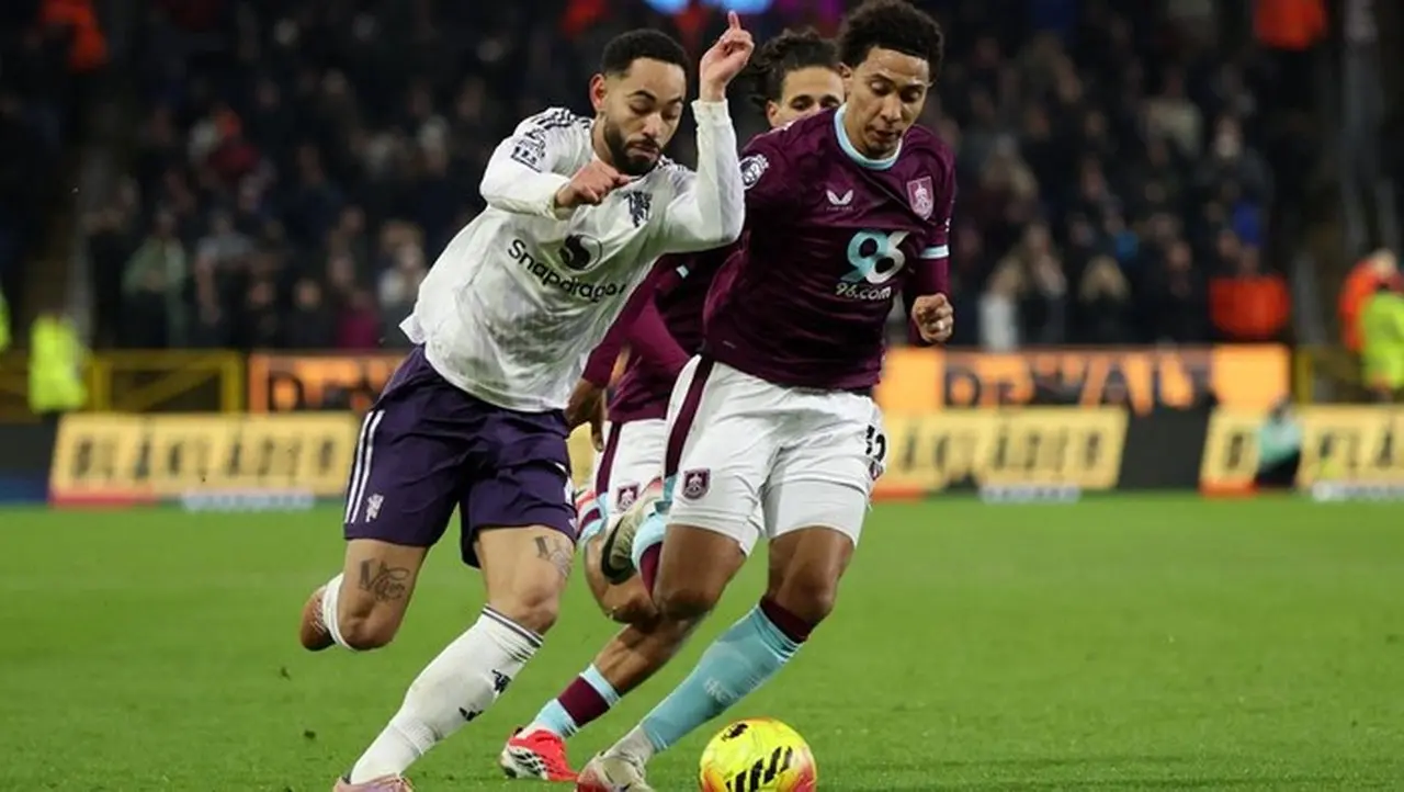 Manchester United Tertinggal 0 1 Dari Burnley Di Babak Pertama (foto: Reuters/russell Cheyne)