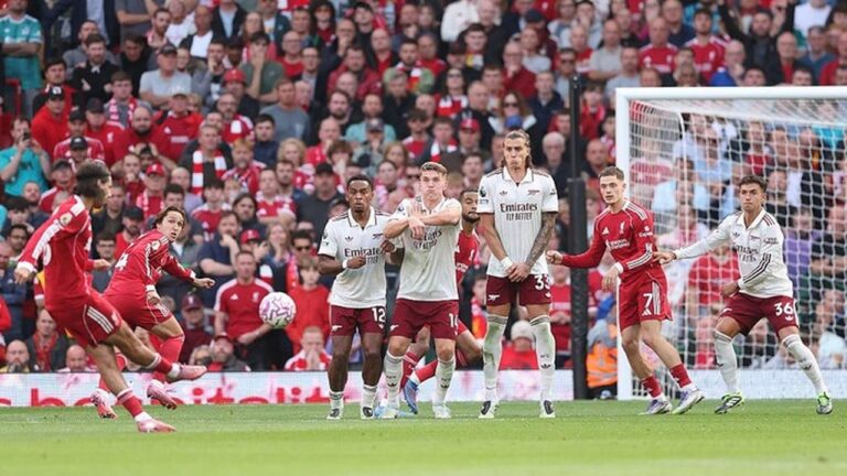 Szoboszlai Ingatkan Arsenal: Liga Inggris Tak Dimenangi di Januari Szoboszlai Ingatkan Arsenal: Liga Inggris Tak Dimenangi di Januari