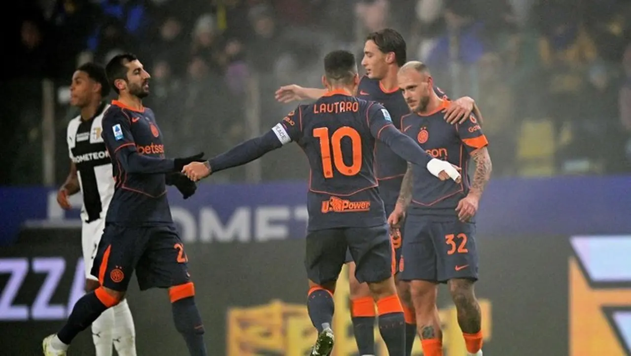 Inter Milan Menang 2 0 Di Kandang Parma Sekaligus Mengukuhkan Diri Di Puncak Serie A. (reuters/daniele Mascolo)