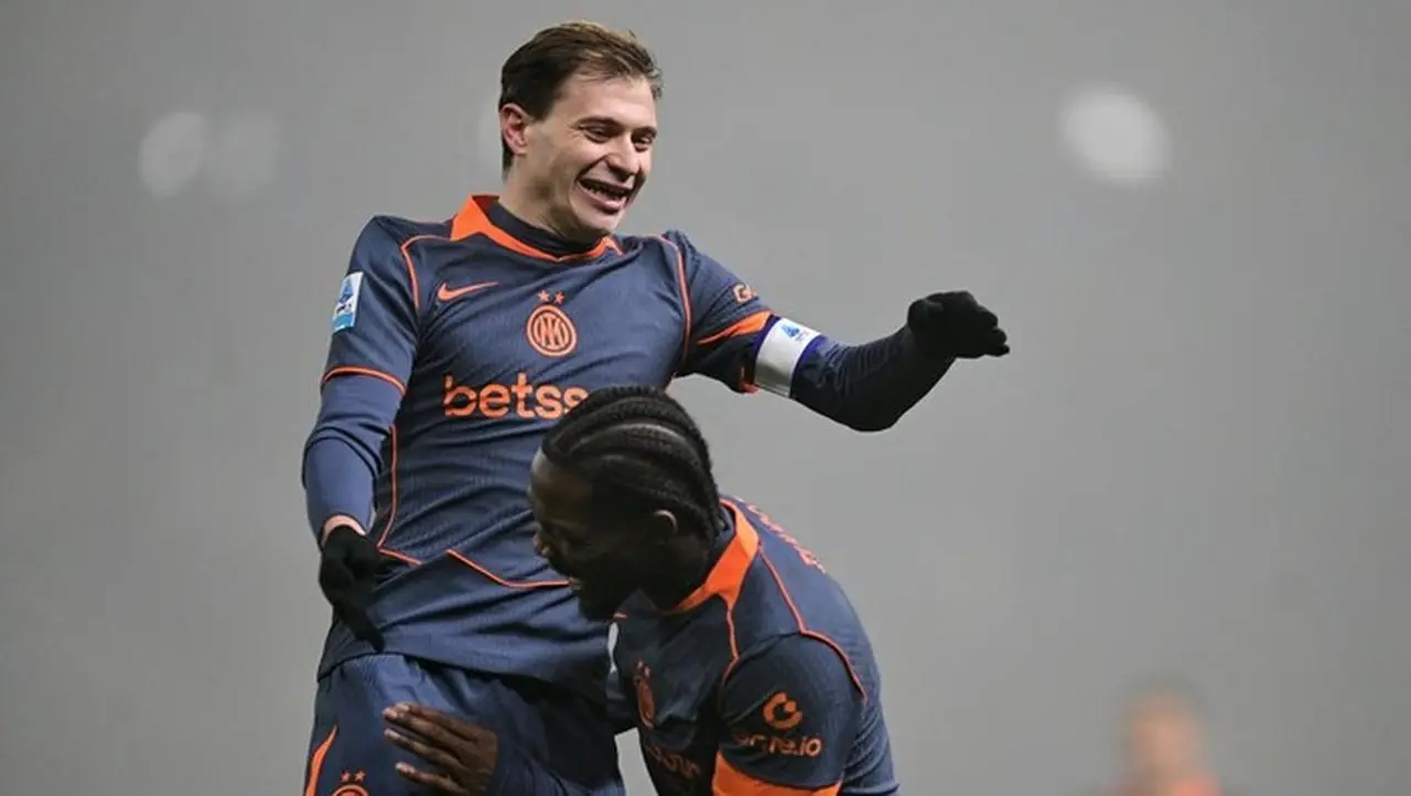 Inter Milan Sementara Menjauh Di Puncak Klasemen Serie A. (reuters/daniele Mascolo)