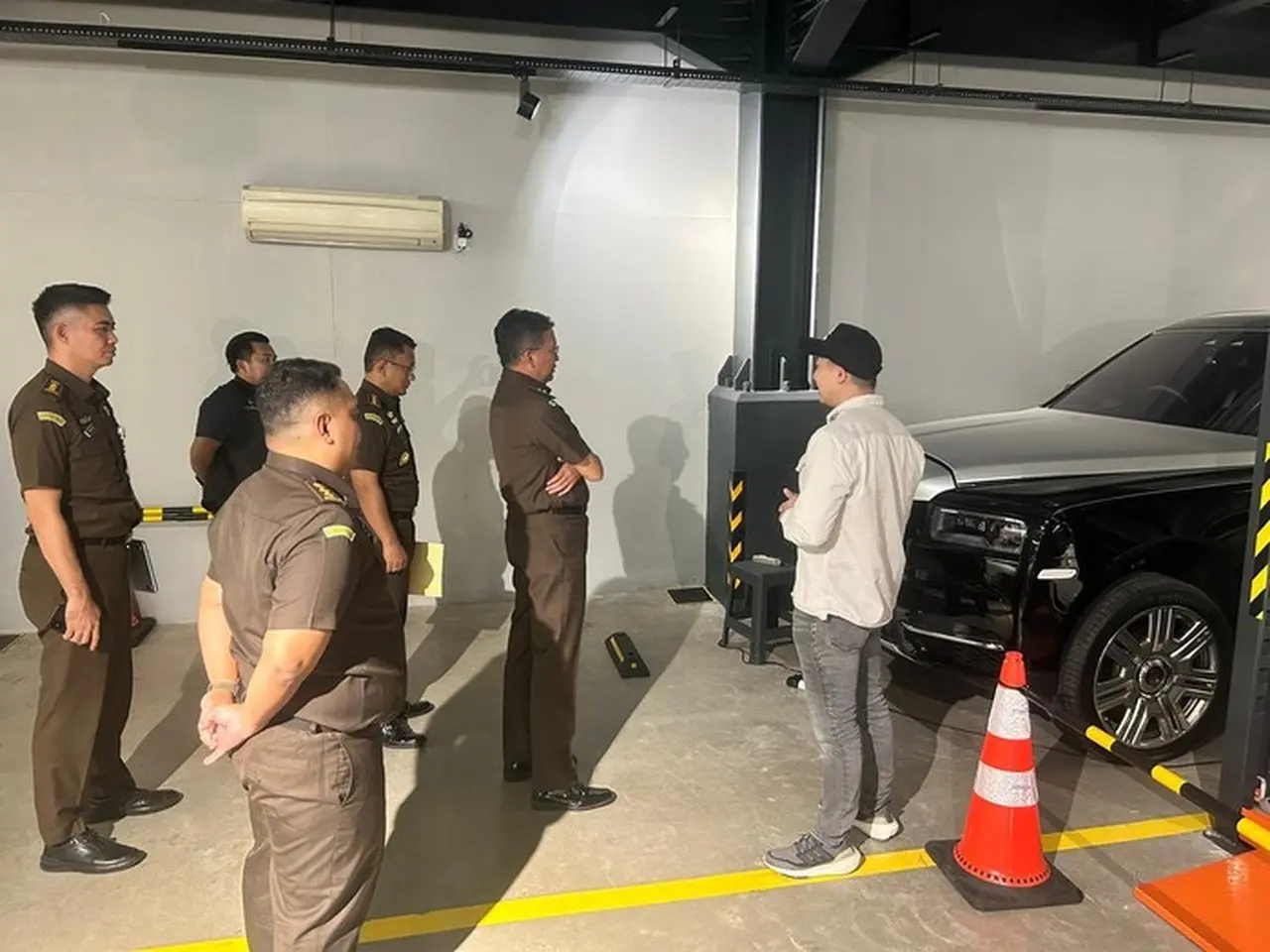 Foto: Pengecekan Aset Rampasan Dari Kasus Harvey Moeis (dok. Kejagung)