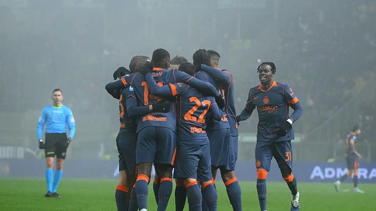 Inter Milan Sementara Menjauhkan Diri Di Puncak Klasemen Serie A. )inter Via Getty Images/mattia Pistoia Inter)