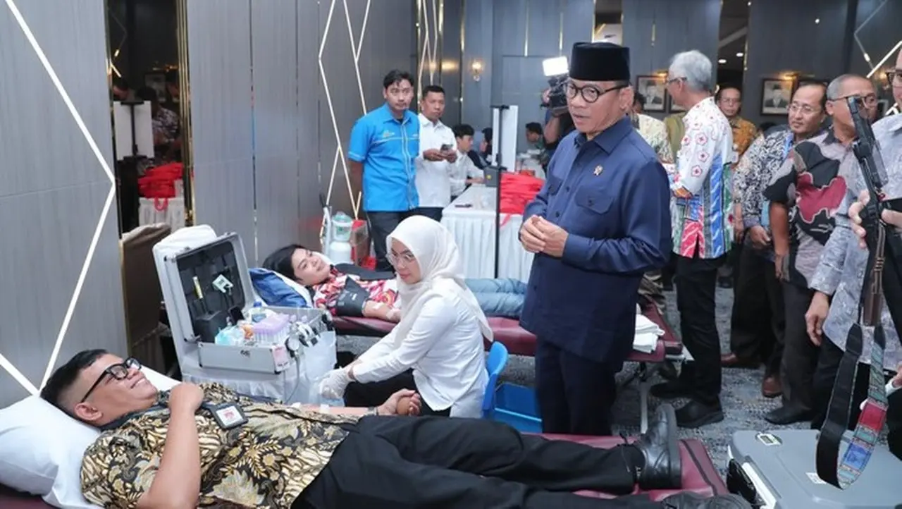 Foto Kemendes Pantau Kegiatan Donor Darah: (dok Istimewa)
