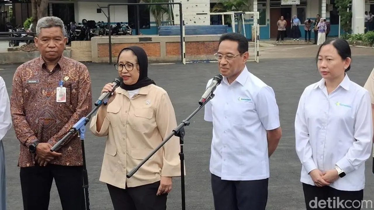 Foto: Wakil Kepala Badan Gizi Nasional (bgn) Nanik Sudaryati Deyang (kedua Dari Kiri). (brigitta/detikcom)