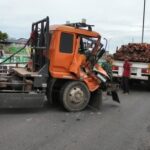 Evakuasi Tronton Kecelakaan di Flyover Ciputat Selesai, Arus Lalu Lintas Kembali Normal