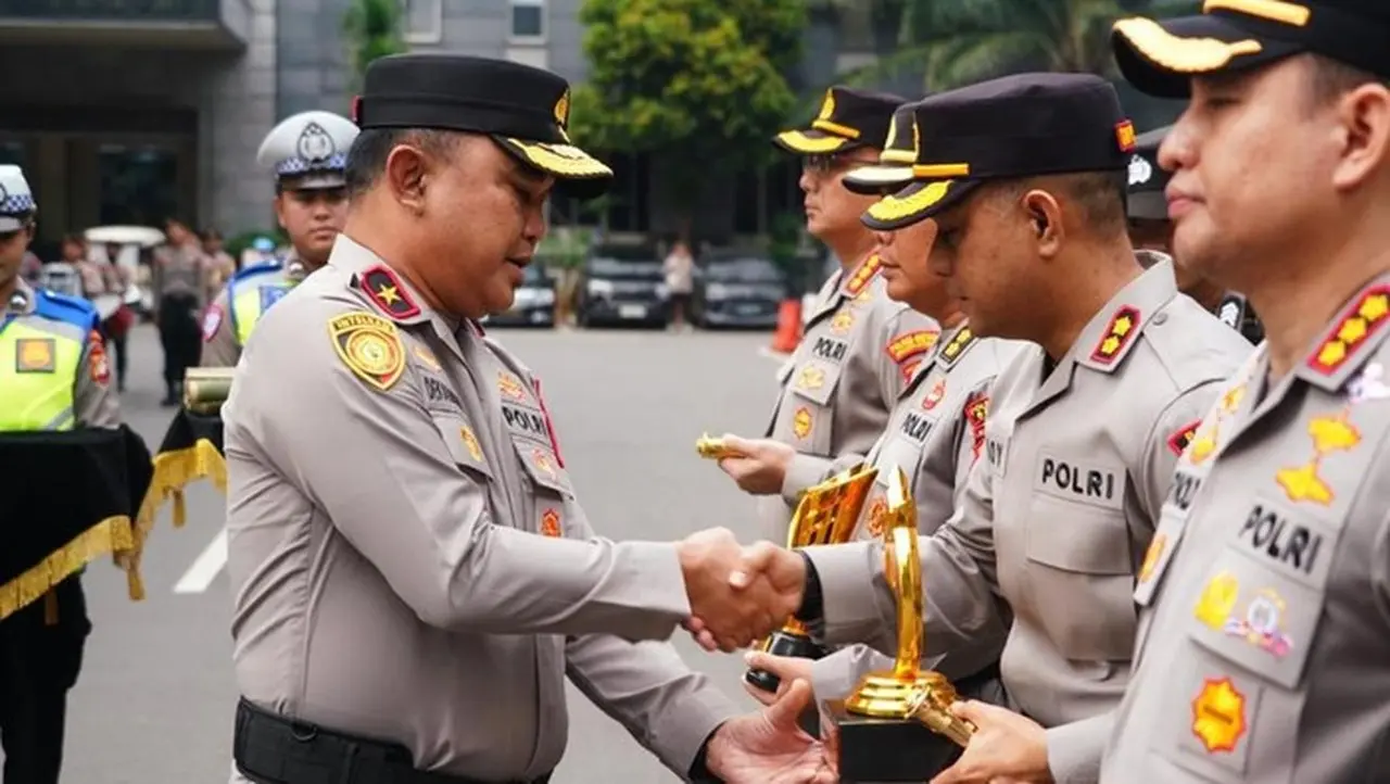 Foto: Polres Tangerang Selatan Meraih Penghargaan Dari Polda Metro Jaya Dalam Pelaksanaan Operasi Lilin Jaya 2025 Pada Kategori Pos Ikonik. (dok Ist)