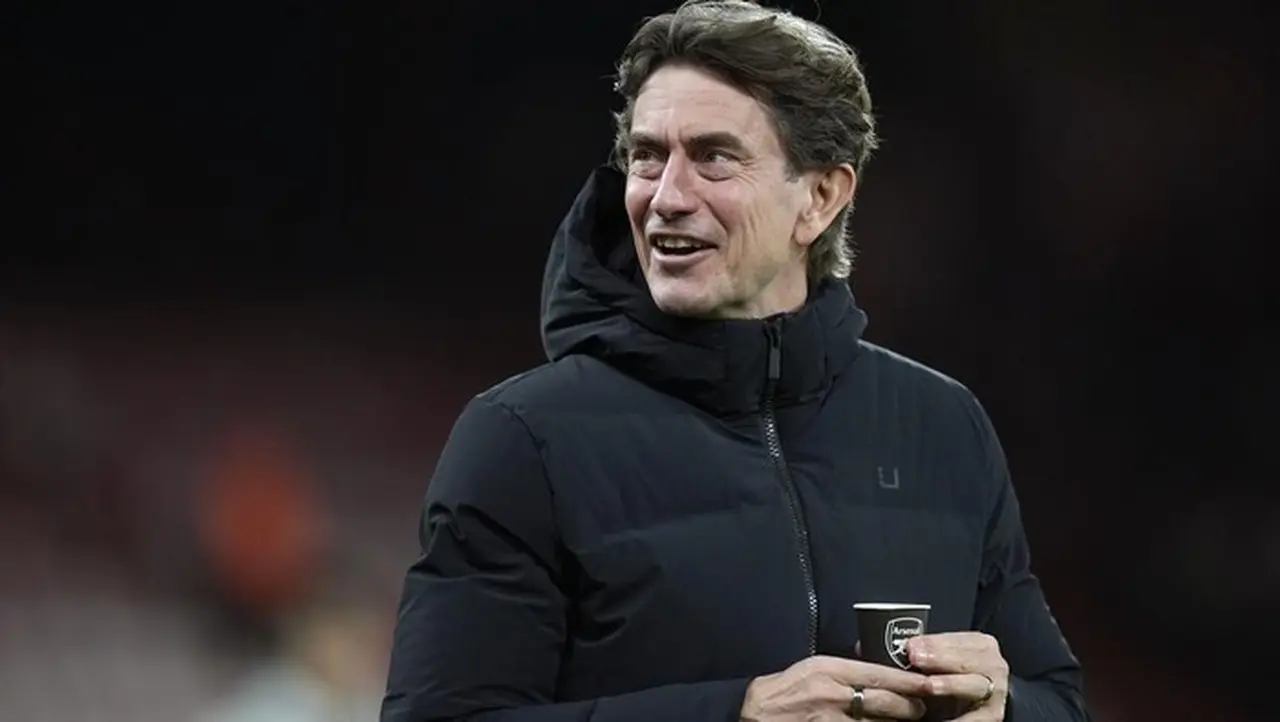 Thomas Frank Ngopi Sebelum Laga, Coba Deh Lihat Logo Di Gelasnya. Foto: Pa Images Via Getty Images/andrew Matthews Pa Images