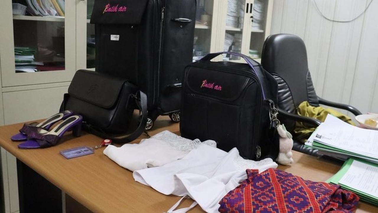 Pramugari Gadungan Khairun Nisa Beli Seragam dan Koper Lewat Online Shop, Ini Potretnya