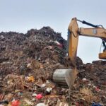 Gunungan Sampah Pasar Induk Kramat Jati Diangkut, 10 Truk Dikerahkan