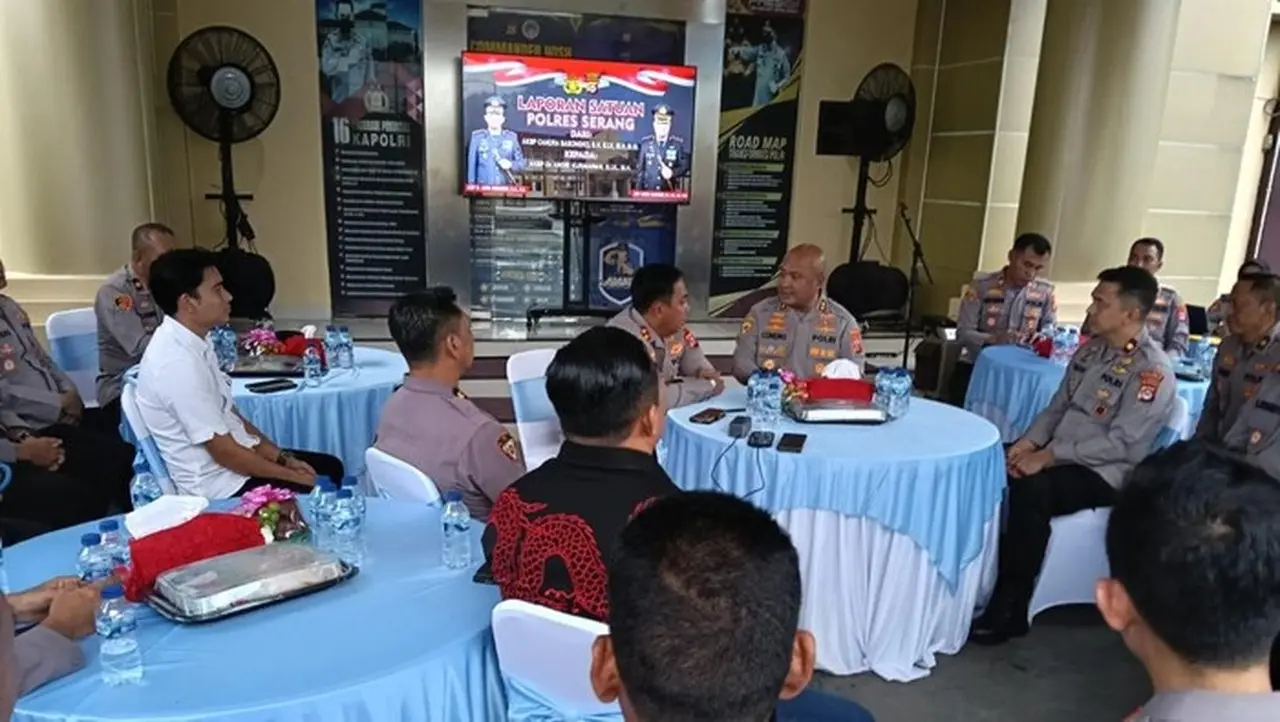 Akbp Condro Sasongko Menggelar Acara Ngariung Sekaligus Penyambutan Kapolres Serang Baru, Akbp Andri Kurniawan. (foto: Dok. Polres Serang)