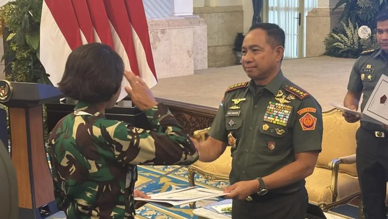Panglima Tni Jenderal Agus Subiyanto Saat Memberikan Penghargaan Kepada Anggota Peraih Medali Sea Games 2025 Di Istana Negara, Jakarta, Kamis (8/1/2026). (foto: Firda/detikcom)