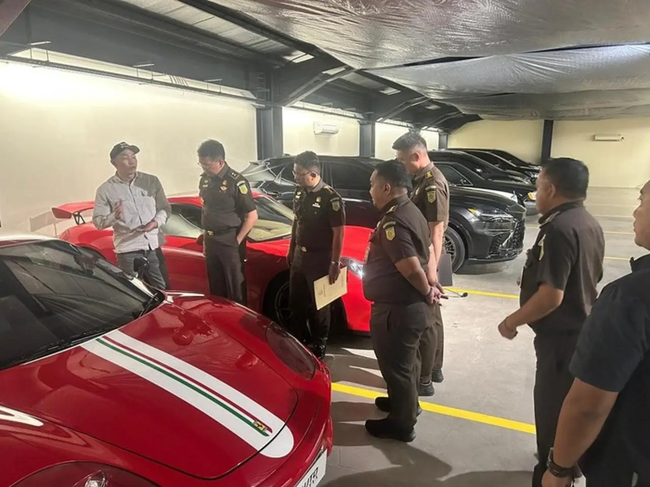 Foto: Pengecekan Aset Rampasan Dari Kasus Harvey Moeis (dok. Kejagung)