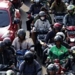 Truk Sampah Tabrak Pembatas Busway di Cawang, Lalu Lintas Cawang-Semanggi Sempat Lumpuh