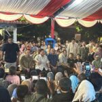 Prabowo Subianto Tiba di Posko Pengungsian Tapsel, Sapa Warga Jelang Tahun Baru